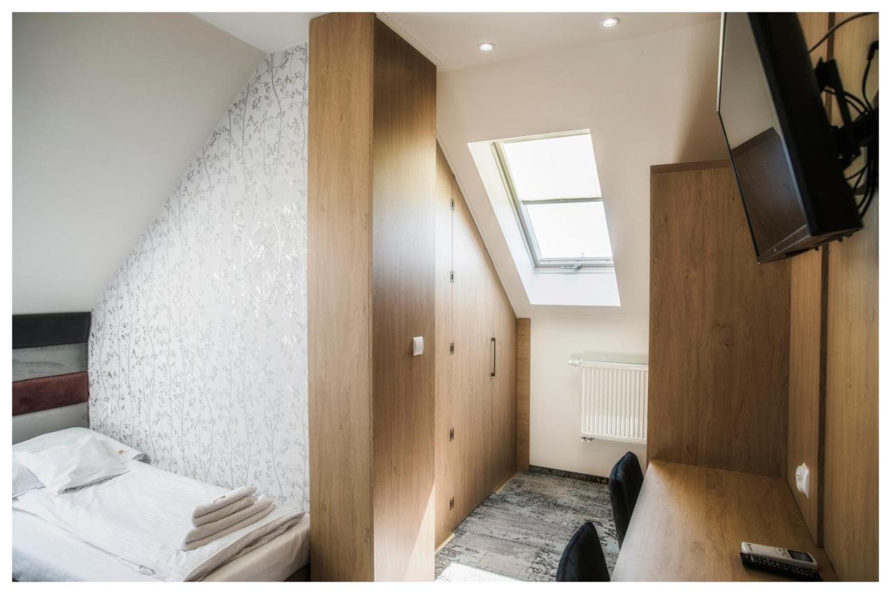 Rezydencja Elzbiecin Busko-Zdrój Extérieur photo